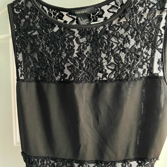 Black Solid and Lace Dress - Picture 2 of 7